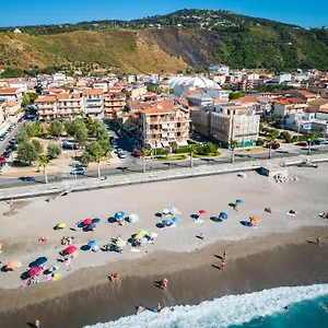 L'arcipelago Fronte Mare Con Ampio Balcone , Capo dʼOrlando Italia